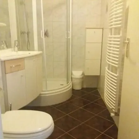 +/- 5 Minutes To Sea, Self Checkin 줄리아나도르프