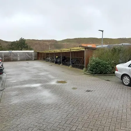 +/- 5 Minutes To Sea, Self Checkin 아파트